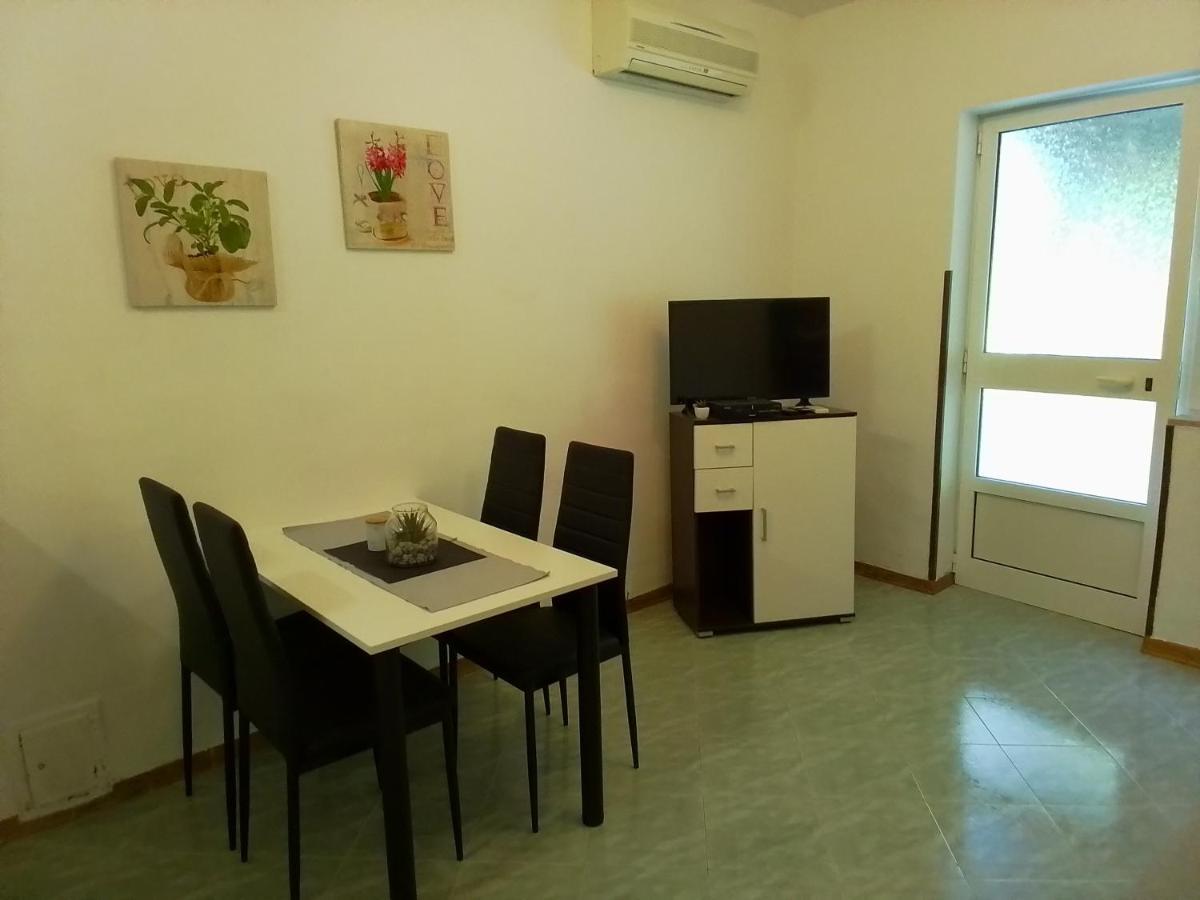 Leni Apartment *